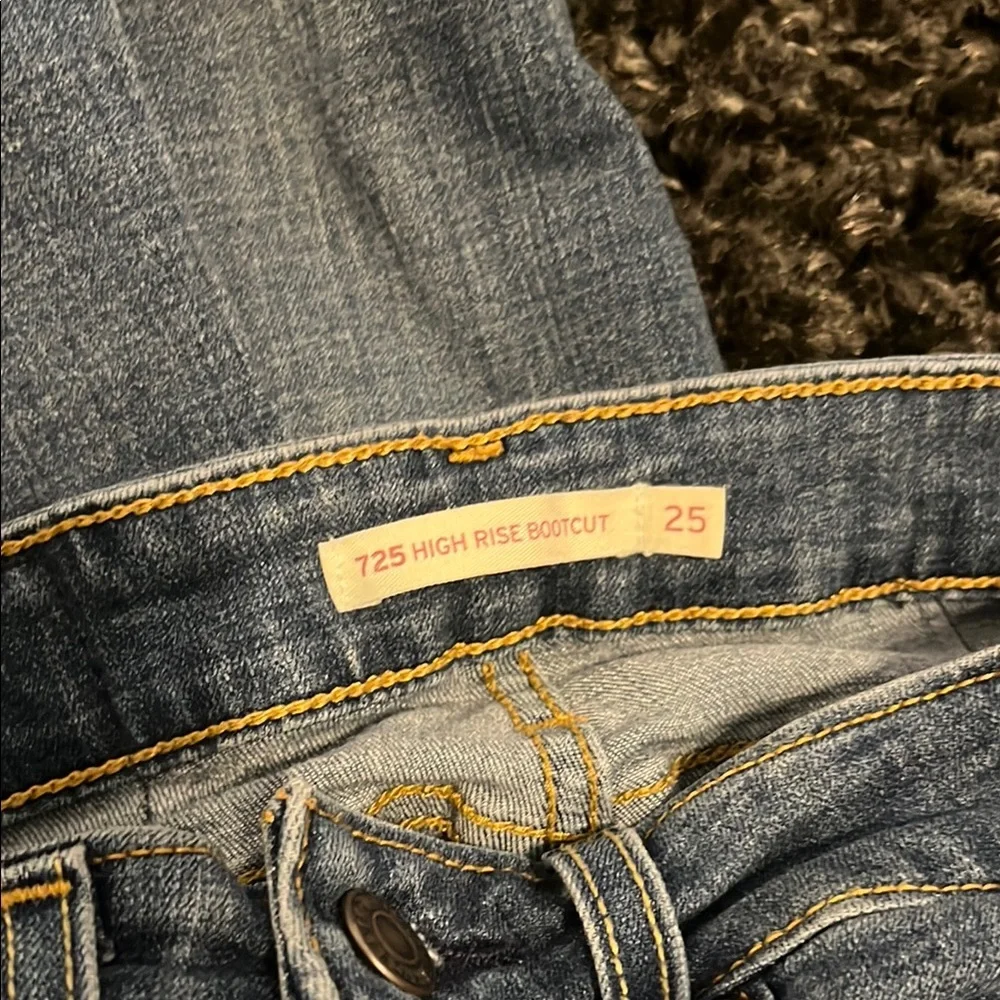 Levi's High Rise Boot Cut - Picture 2 of 2